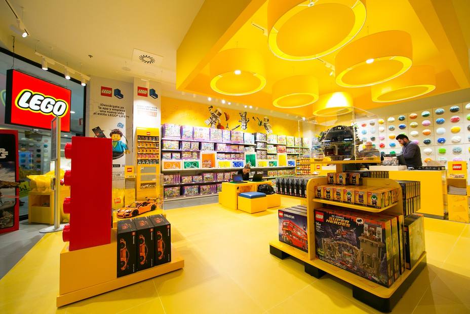 Lego se expande en España con la apertura de su segunda tienda en Barcelona