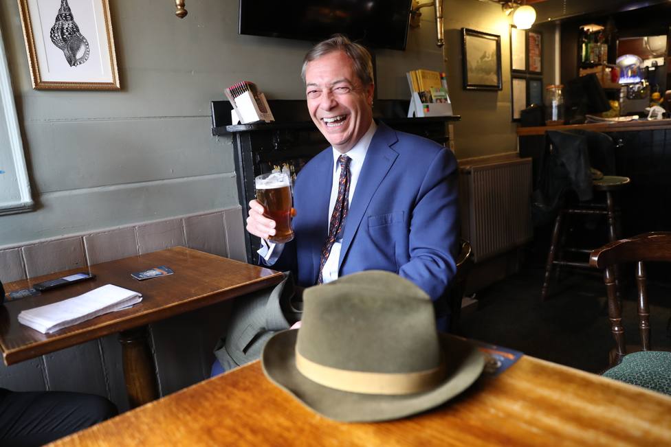 El partido de Farage desbancaría a conservadores y laboristas en unas hipotéticas elecciones europeas