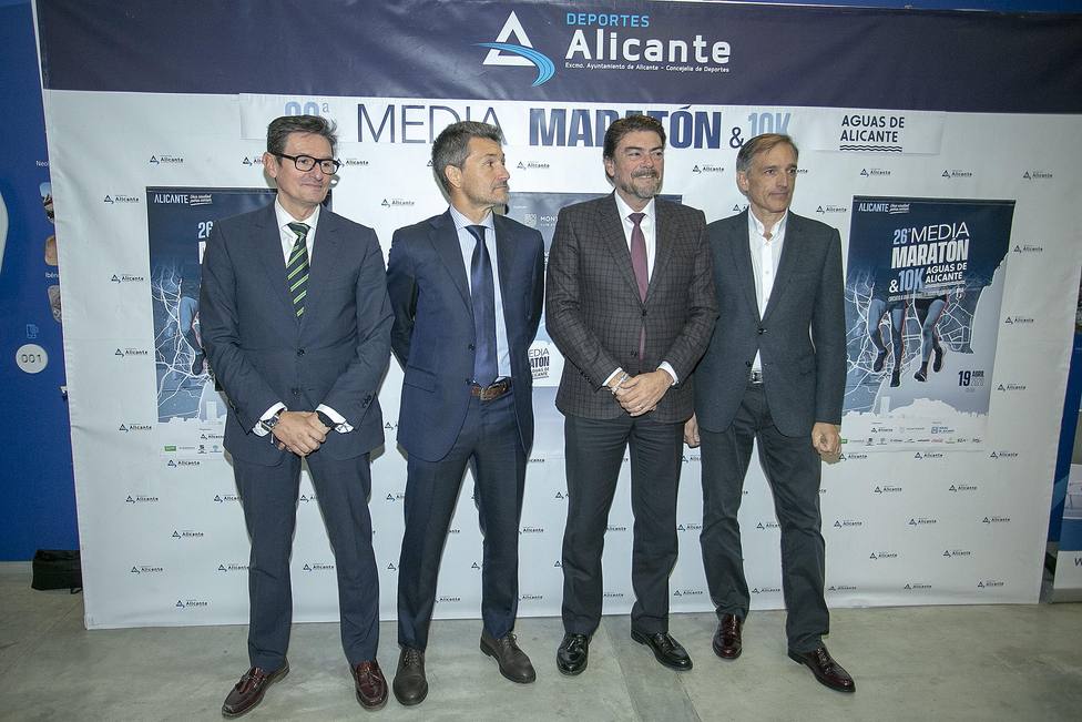 Presentación de la media marathon Aguas de Alicante (Ayuntamiento)