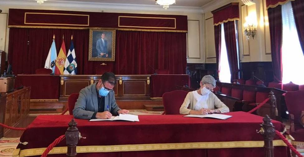 Firma del convenio de Cáritas y el Ayuntamiento de Ferrol - FOTO: Concello de Ferrol