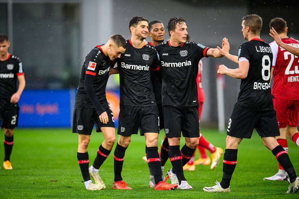 Bayern y Dortmund ganan a domicilio; Alario guía al Leverkusen a la victoria