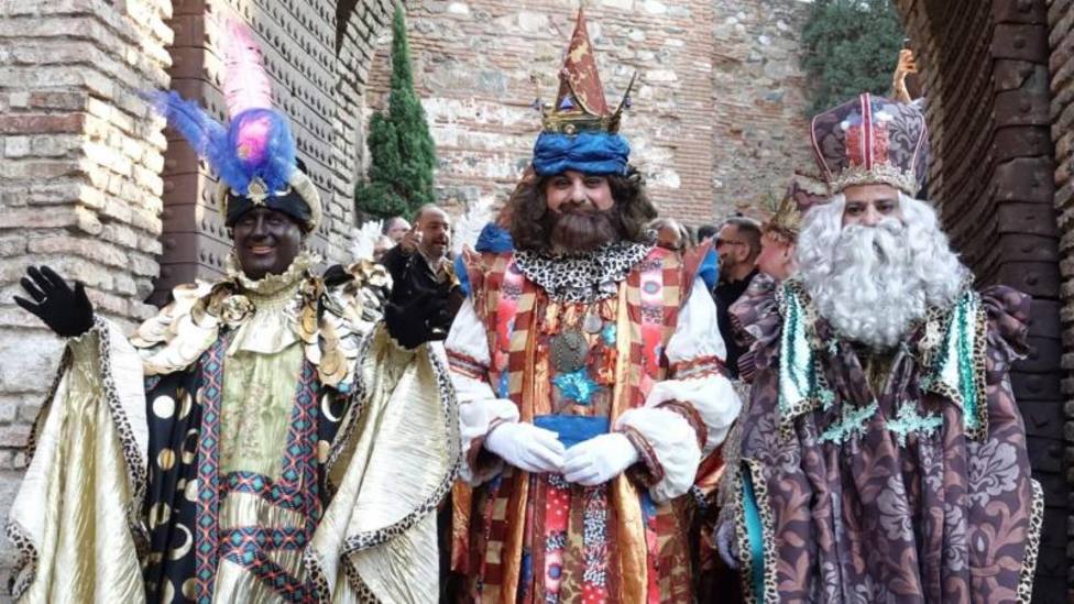 Los Reyes Magos recorren las calles de España en una noche mágica marcada por la pandemia
