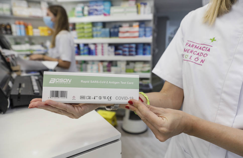 Los Test de antígenos negativos vendidos en farmacias gallegas serán válidos para acceder a bares y pubs