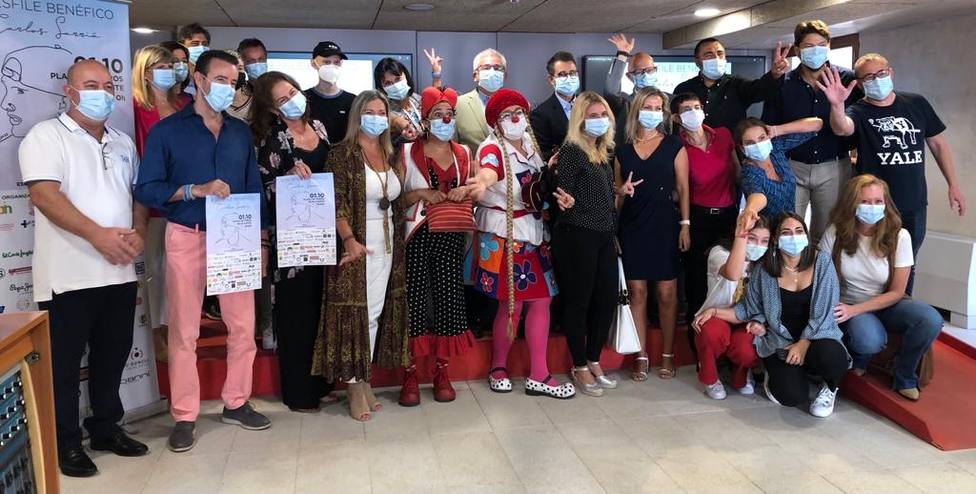 Alicante respalda el II desfile benéfico Carlos Sarriá para recaudar fondos por el cáncer infantil