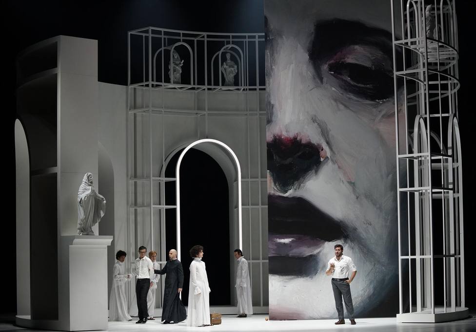 El Liceu estrena el 4 de enero la ópera Tosca de Puccini dirigida por Rafael R. Villalobos