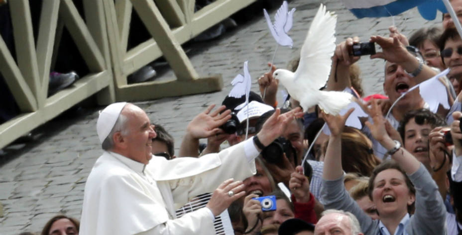 El Papa Francisco en la plaza de San Pedro este miércoles. REUTERS