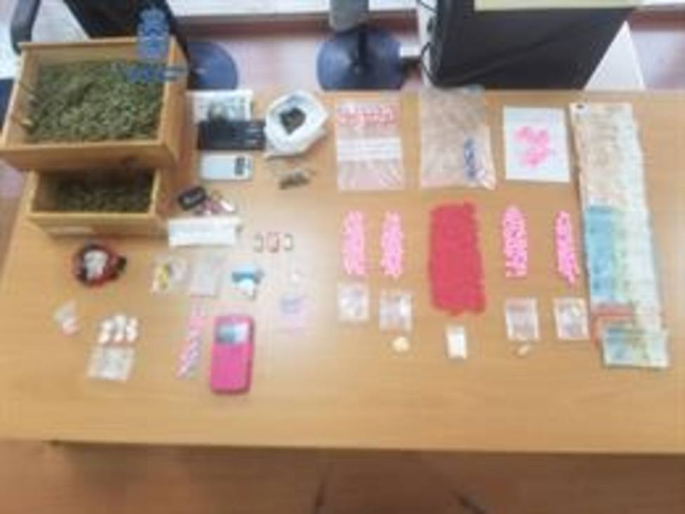 Dos mujeres son detenidas tras darse a la fuga y les encuentran 500 pastillas de éxtasis