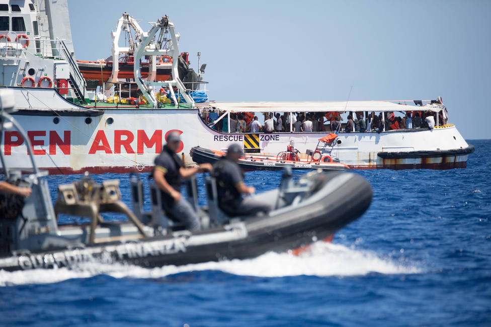 Carmen Calvo asegura que el Open Arms pudo desembarcar en Malta pero no quiso, se fue para Italia