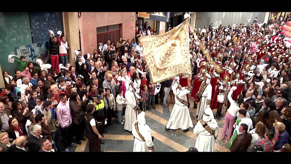 El Paso Blanco anima a los lorquinos a celebrar la Semana Santa en balcones y redes sociales