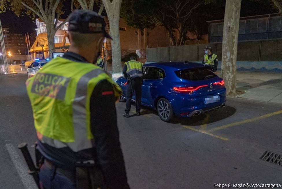 La Policía Local de Cartagena desaloja un local de ocio nocturno con más de 150 personas en su interior