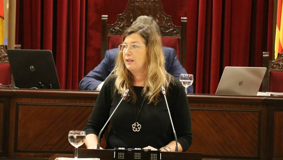 La consellera de Salud de Baleares comparecerá la semana próxima en el Parlament por el megabrote