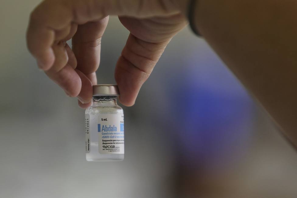 Darias: La vacuna ha logrado que la letalidad de la covid pase del 13 al 1,7%