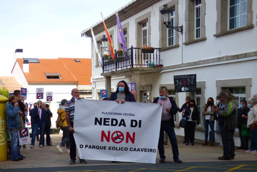 Concentración realizada en el mediodía de este lunes en Neda - FOTO: Concello de Neda