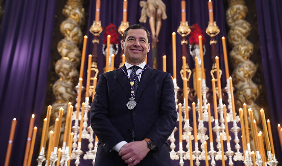 Moreno: Esta medalla como Hermano Distinguido de Fusionadas supone la renovación de un vínculo íntimo con esta cofradía y con la ciudad de Málaga