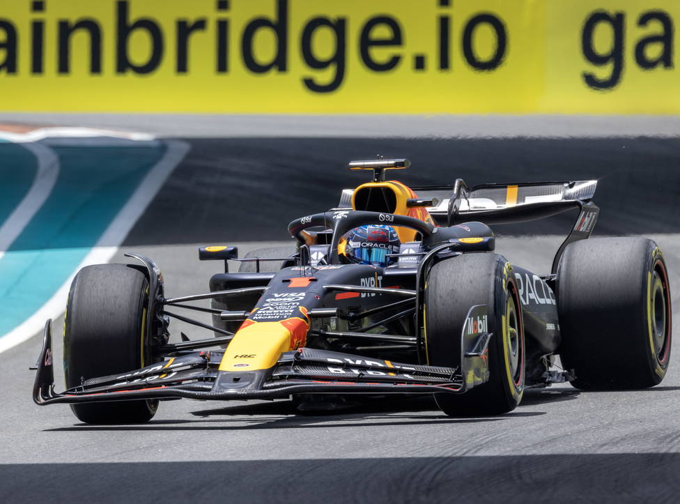Verstappen no afloja y saldrá primero en la carrera al sprint