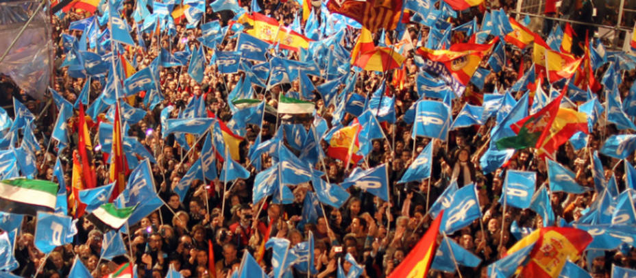 Banderolas del PP tras las elecciones del pasado 20-D. EFE