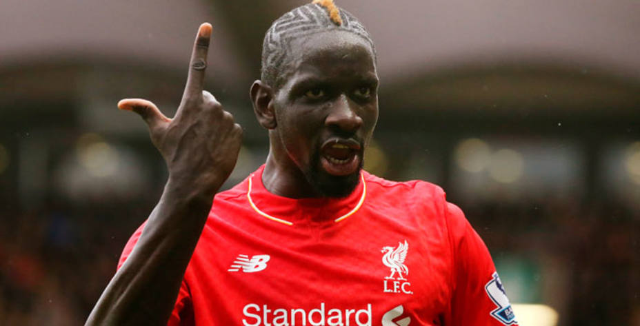 Mamadou Sakho es titular en el Liverpool y en la selección francesa. Reuters.