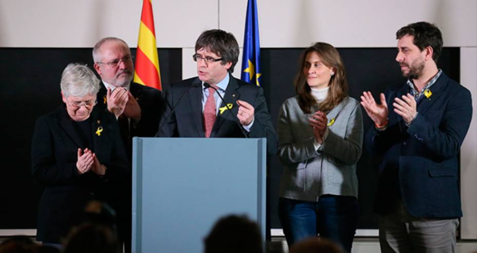 Los exconsellers catalanes de Bruselas se entregan este jueves