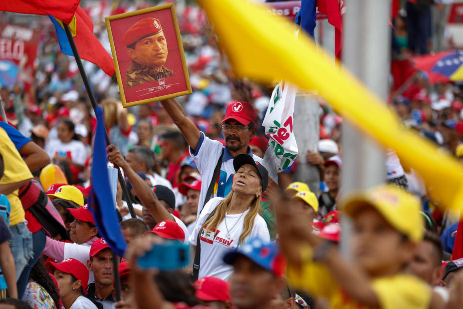 Venezuela celebra unas elecciones de las que sospecha la mitad del país