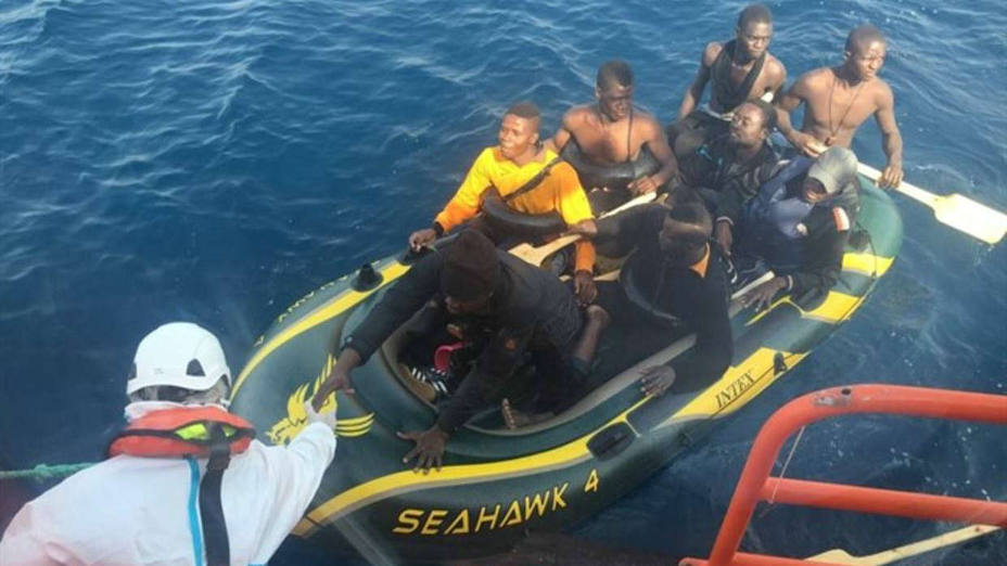 Salvamento Marítimo rescata a 66 inmigrantes que cruzaban El Estrecho de Gibraltar