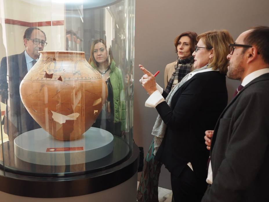 La secretaria de Estado de Turismo visitando el Museo Numantino de Soria