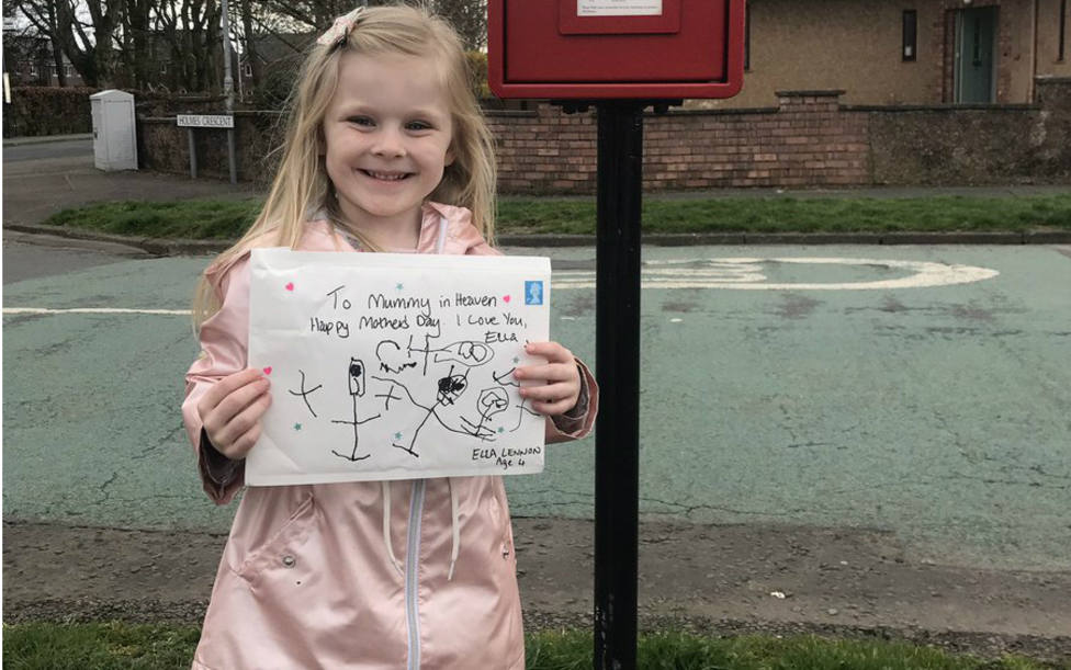 La conmovedora carta de una niña de 4 años a su madre fallecida que obtuvo respuesta