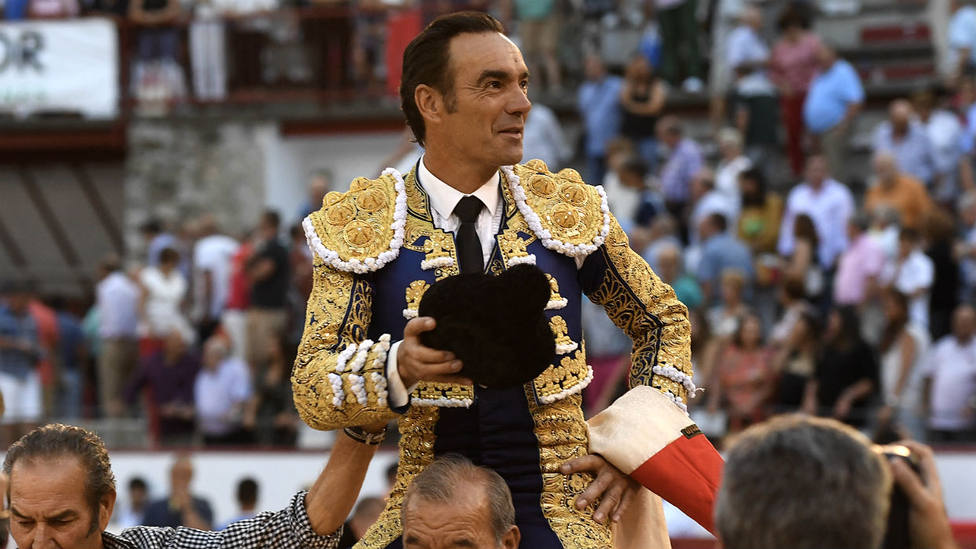 El Cid en su salida a hombros el pasado domingo en Colmenar Viejo