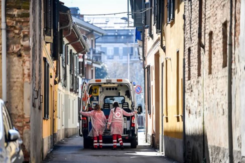 Italia registra ya más de 820 fallecidos por coronavirus tras rozar las 200 muertes en el último día