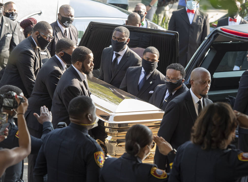 La familia de Floyd vuelve a pedir justicia durante su funeral: ¿Ha sido Estados Unidos grande alguna vez?