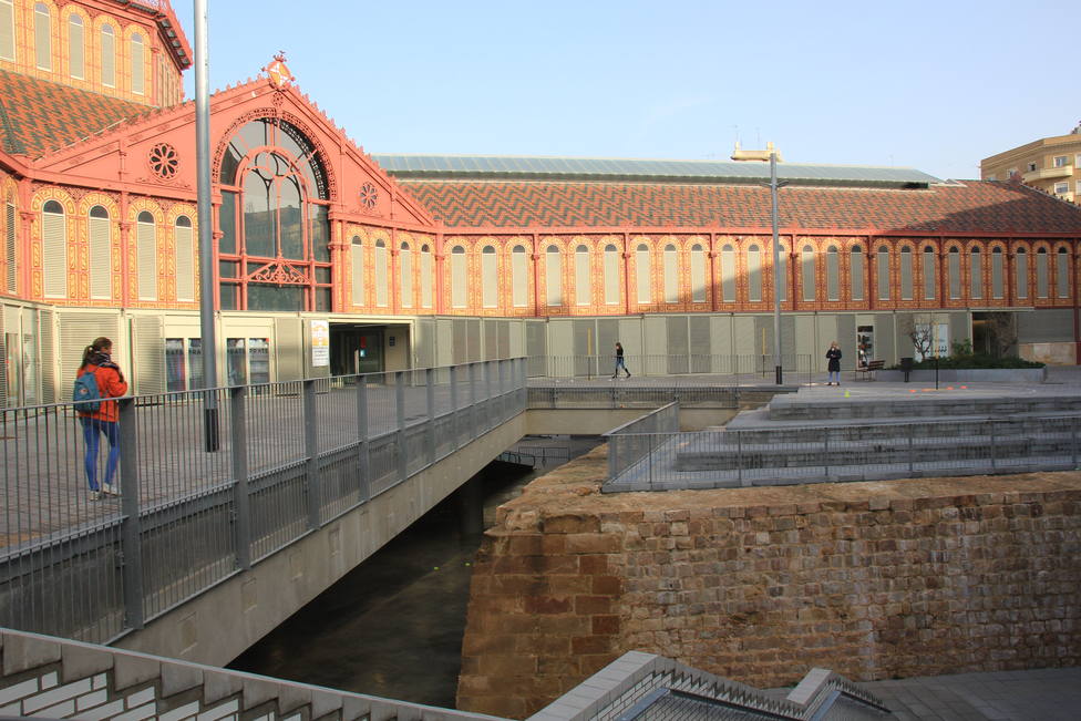 Vista exterior de la estructura del Mercat de Sant Antoni, Barcelona