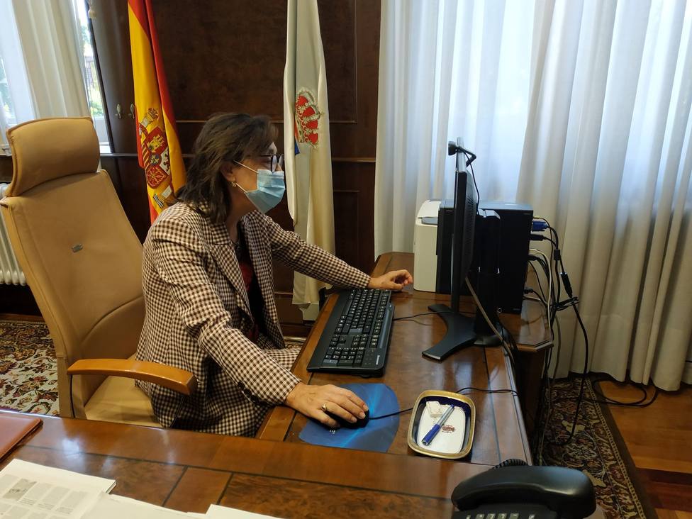La subdelegada del Gobierno en Pontevedra, Maica Larriba, en su despacho