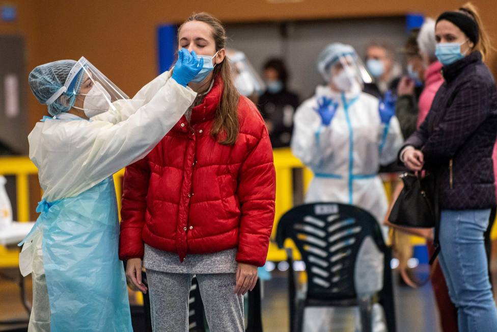 Madrid suma 4.645 nuevos contagios y 32 fallecidos por la covid-19 en la región