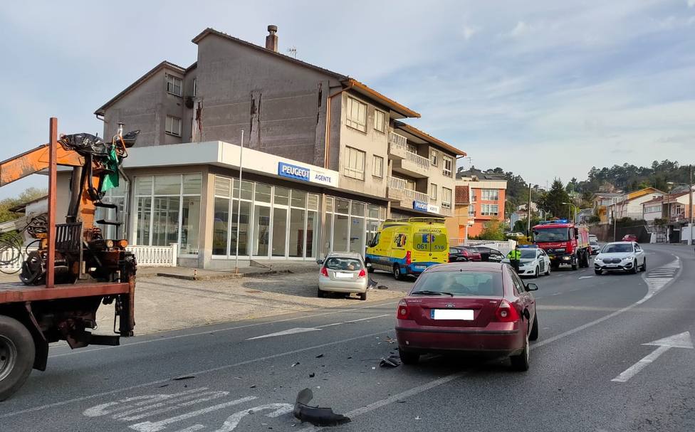 La colisión se produjo de manera frontolateral entre los dos vehículos - FOTO: GES Mugardos