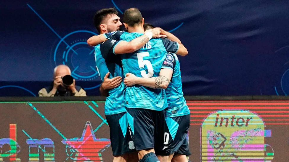 Movistar Inter celebra uno de los tres goles marcado al Ugra en cuartos de final de la Champions League