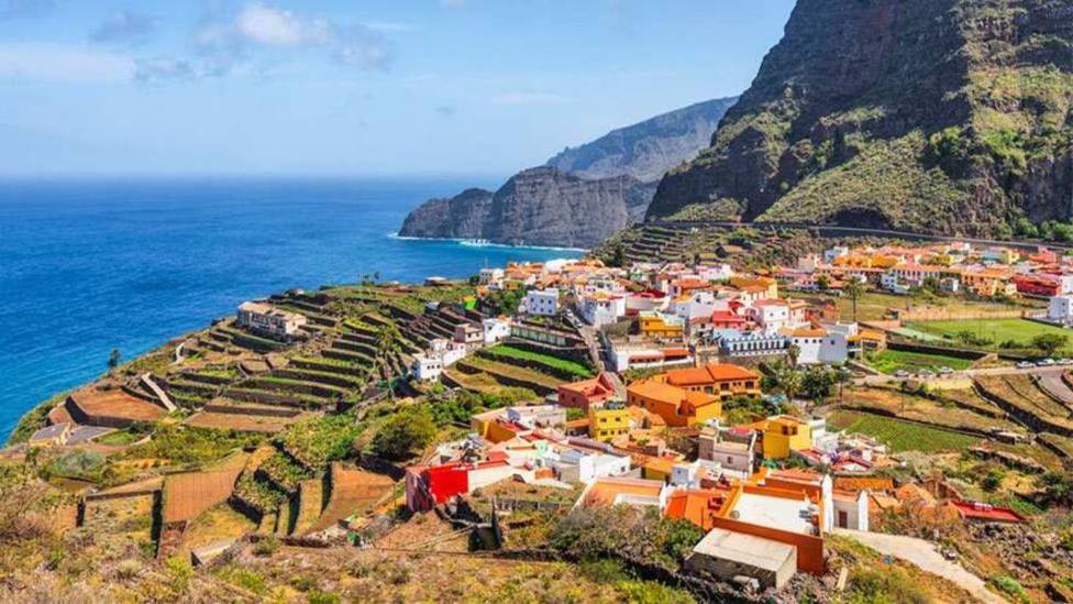 Con poco más de mil habitantes en las Islas Canarias: Así es el pueblo más bonito de España, según The Times