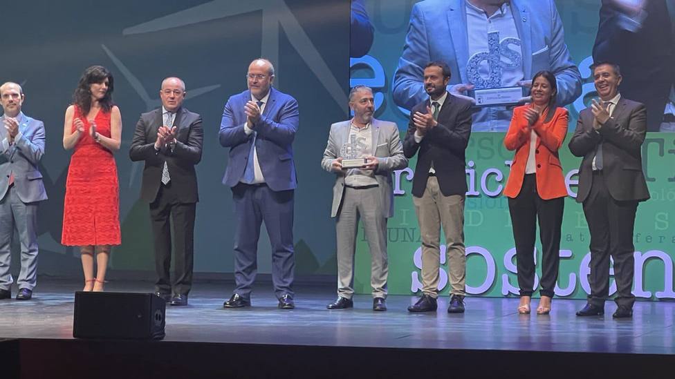 Manuel Ortíz, socio fundador del Grupo Gestioniza Ibérica recoge el galardón