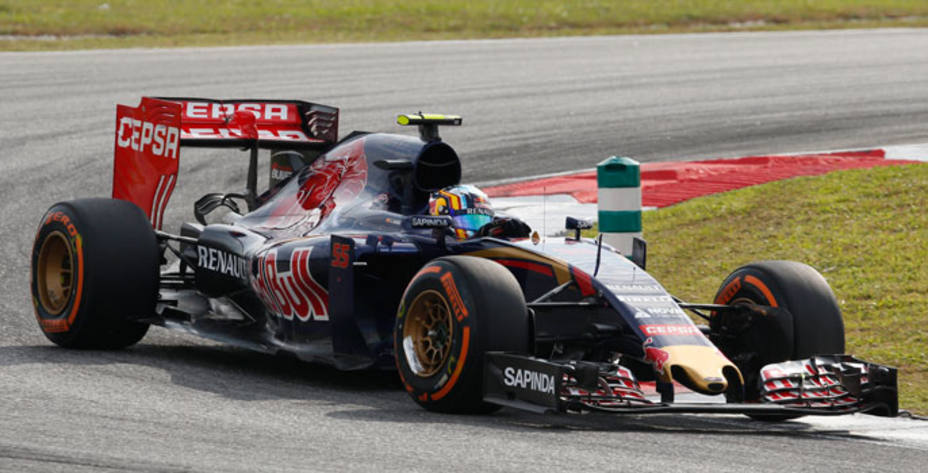 Carlos Sainz saldrá este domingo 14º en el GP de China de Fórmula 1. Reuters.