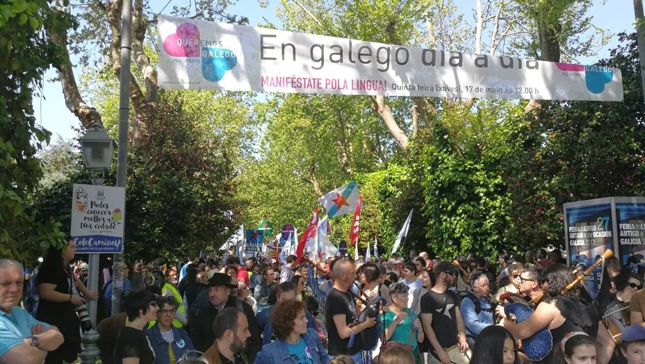 La oposición, con la plataforma Queremos Galego