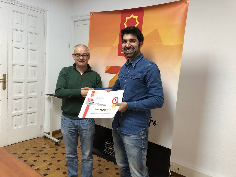 Javier Lizaga gana el primer concurso de relato breve del CCA de Teruel