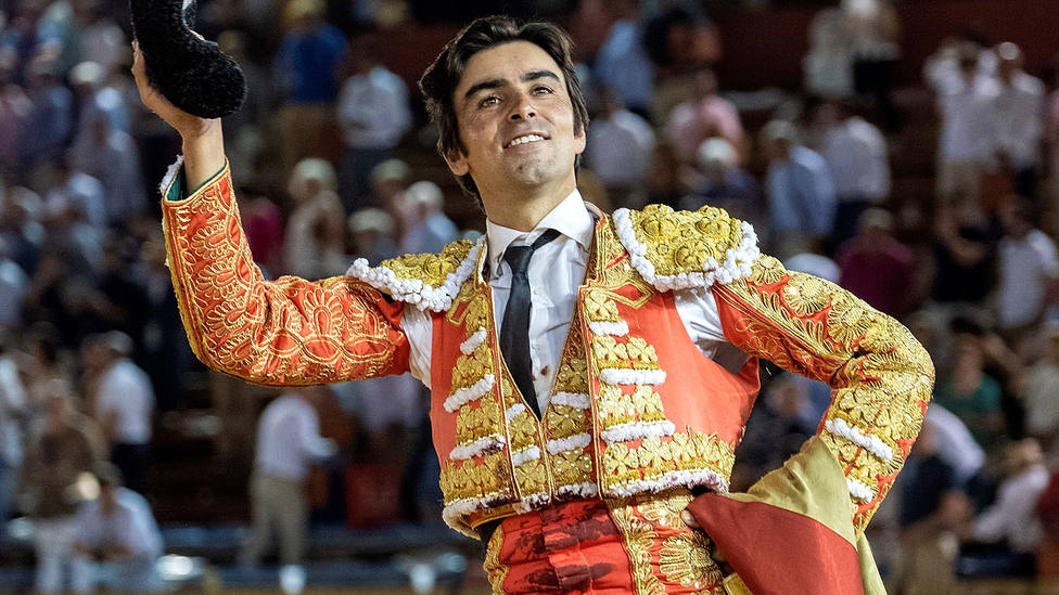 Miguel Ángel Perera en su salida a hombros en la Feria de Colombinas 2019