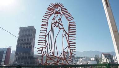 Reinstalan la imagen de la Virgen de Guadalupe que reapareció tras un huracán en México