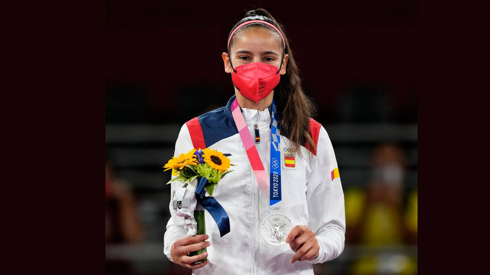 Adriana Cerezo, con su medalla de plata