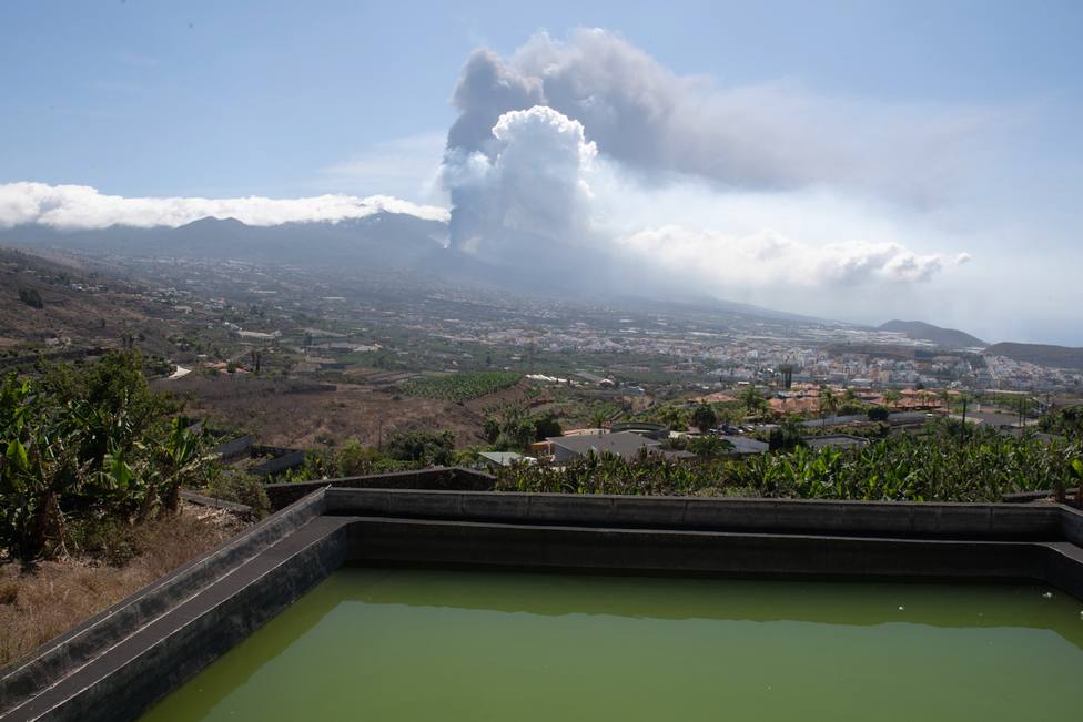 Los científicos vigilan las nuevas coladas de lava de La Palma y descubren nuevos tubos volcánicos