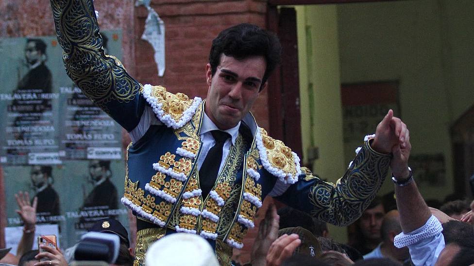 Tomás Rufo en su salida a hombros el pasado mes de mayo en Talavera de la Reina (Toledo)