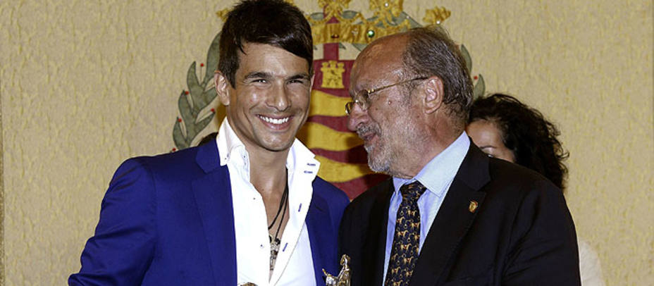 Manzanares junto al alcalde de Valladolid, Javier León de la Riva. EFE