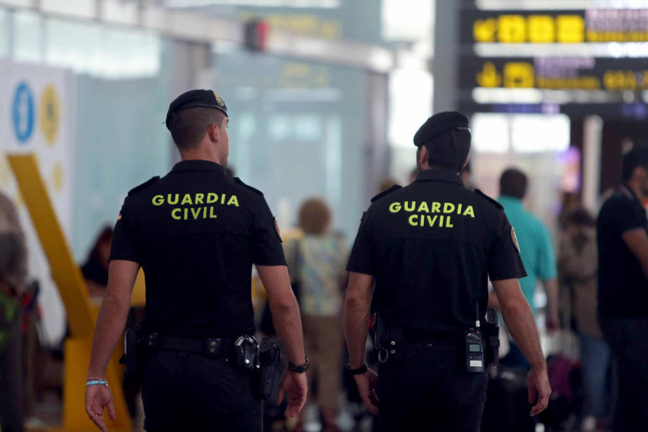 La Guardia Civil desmantela una banda que traía heroína en equipajes desde Brasil y Sudáfrica