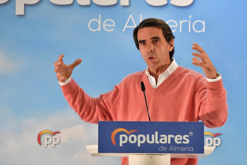 Aznar: Si me encuentro a alguno de los candidatos, me dura muy poco