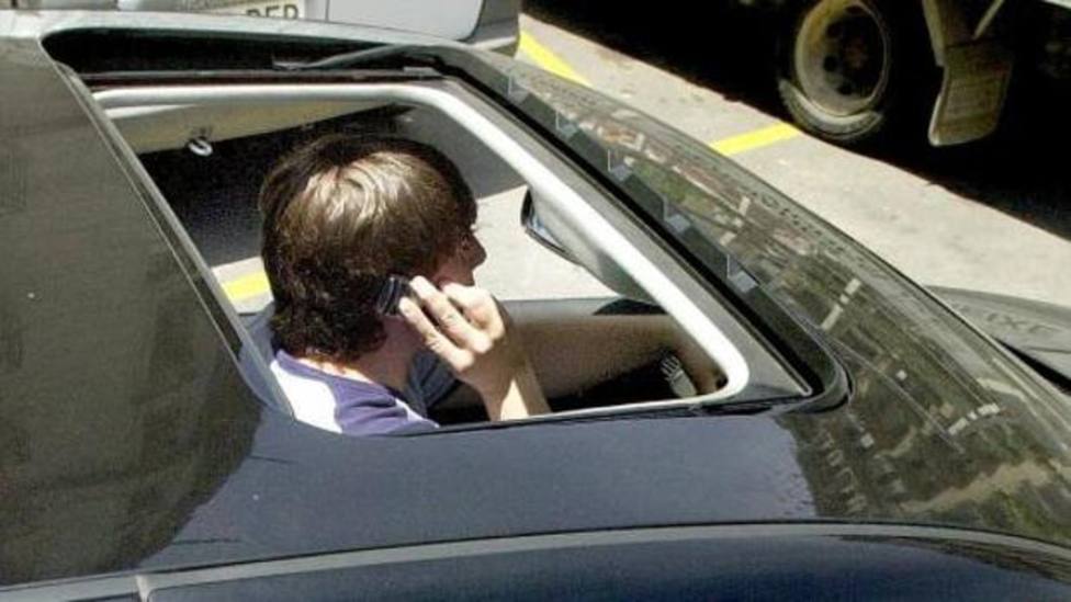 El móvil al volante mata a 390 personas al año