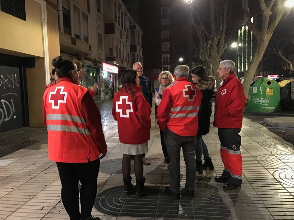 Voluntarios de Cruz Roja de Cartagena se movilizan para atender a las personas sin techo