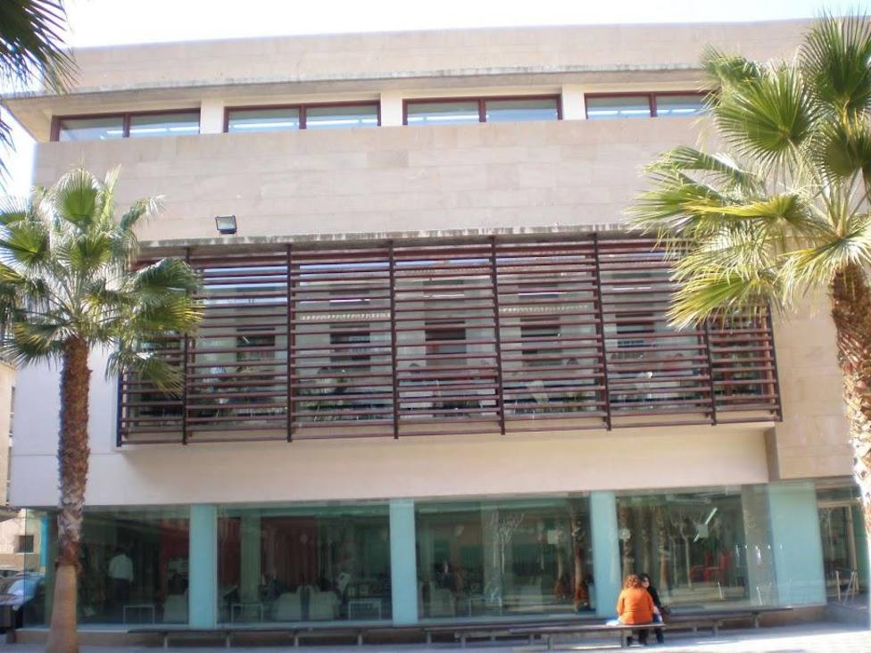 La biblioteca municipal Pilar Barnés de Lorca ofrece nuevos servicios